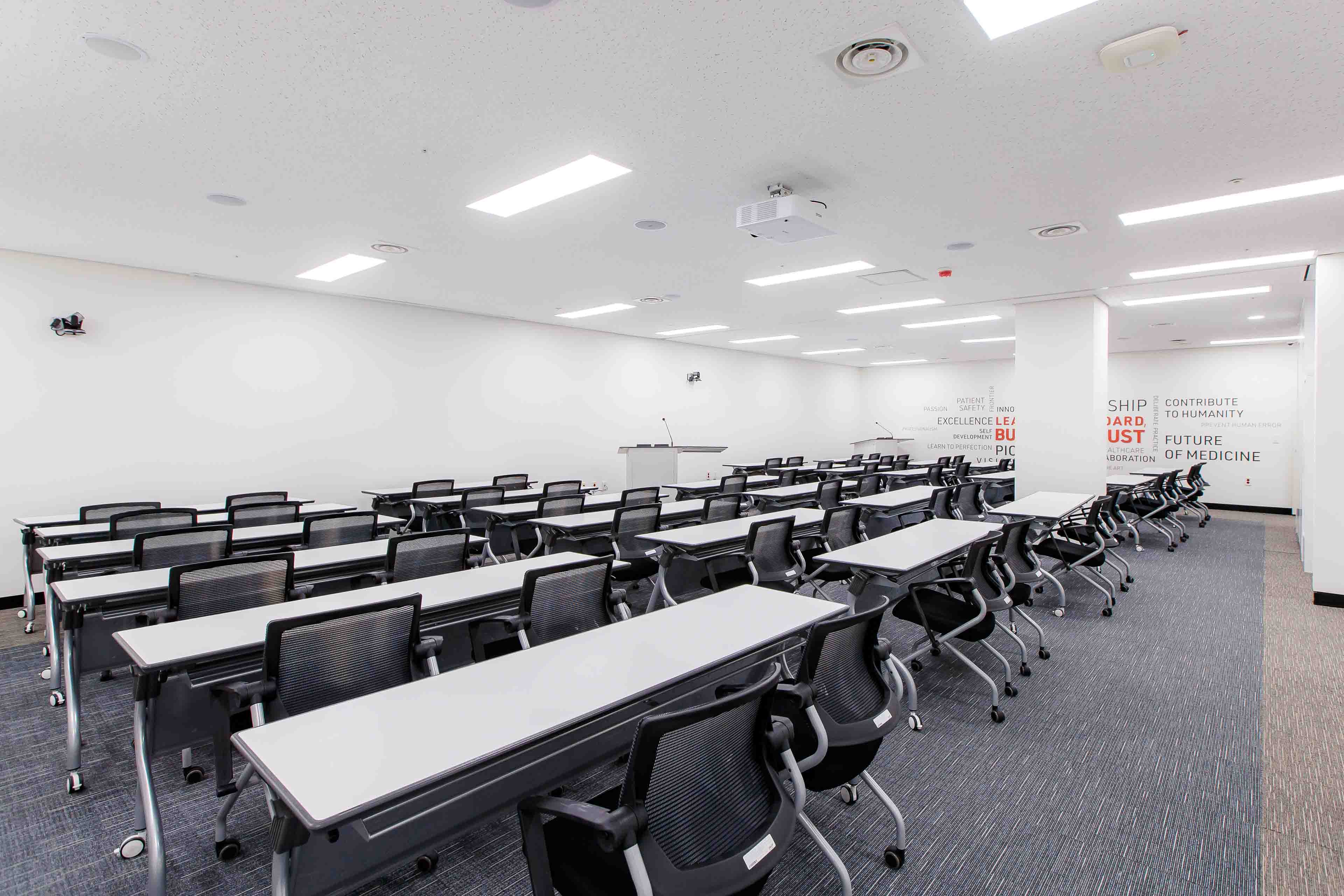 교육실1 (1 of 5).jpg